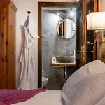 Rifugio Del Firenze Ninfa Гостевой дом 3*